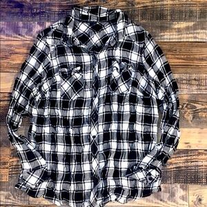 Torrid black and white plaid flannel button up size 2